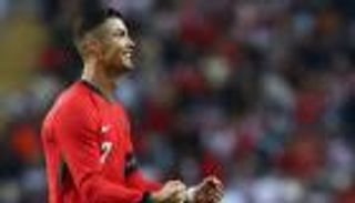 ماذا يفعل كريستيانو رونالدو ضد التشيك في كأس أمم أوروبا؟