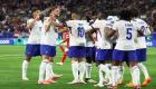 في ليلة المئوية.. النيران الصديقة تُدخل منتخب فرنسا تاريخ اليورو