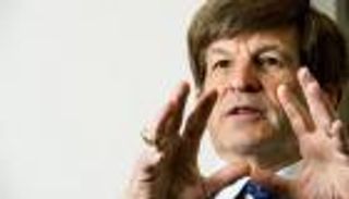 13 معيارا تتوقع الرئيس.. «نوستراداموس الجديد» عالق بين بايدن وترامب