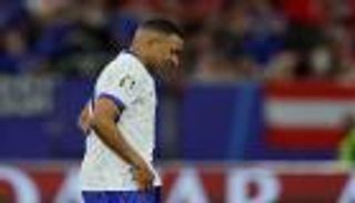 أول أزمة.. مبابي يُغضب «الكتلة البرازيلية» في ريال مدريد