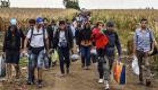 اليوم العالمي للاجئين.. 120 مليونا يفرون من الحرب بحثا عن حياة