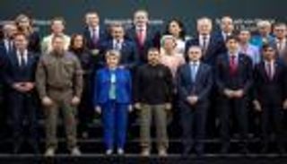 طالبوا باستضافتها «قمة سلام».. دبلوماسيون أوكرانيون يثمنون مواقف الإمارات