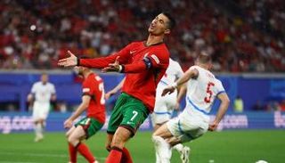 كريستيانو رونالدو قائد المنتخب البرتغالي
