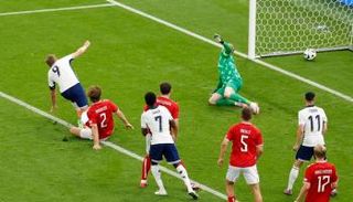 هاري كين أمام الدنمارك