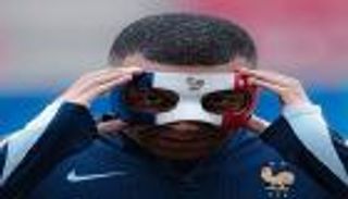 عمرها 6 سنوات.. ذكرى عالمية تبشر مبابي بفك النحس في اليورو (فيديو)