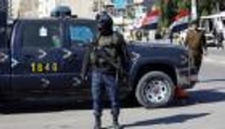 متنكرا بزي نسائي.. القبض على خاطف أطفال في العراق