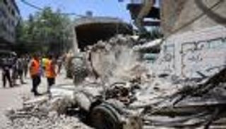 غضب وتحذير.. نيران الحرب تصل إلى «الصليب الأحمر» بغزة