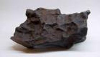 أقرب إلى الكعكة.. النيازك الحديدية تكشف بداية النظام الشمسي