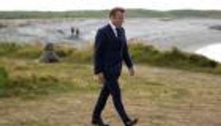 ماكرون يراوغ لوبان ويكسر «حصار الاستقالة»