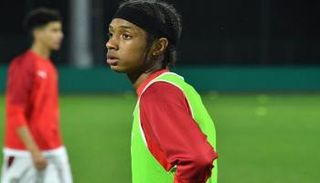 الموهبة المغربية محمد حموني