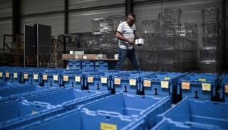 إعداد صناديق الاقتراع خارج بوردو الفرنسية
