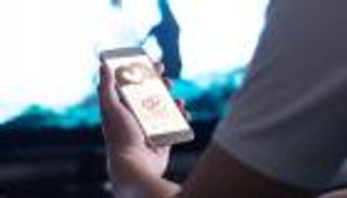 «يسرب صور الفتيات».. تطبيق للزواج يرعب المصريين