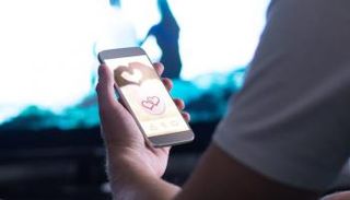 تطبيق للزواج يرعب المصريين