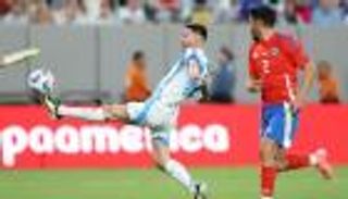 ميسي يثير الرعب في كوبا أمريكا.. هل يغيب عن باقي البطولة؟