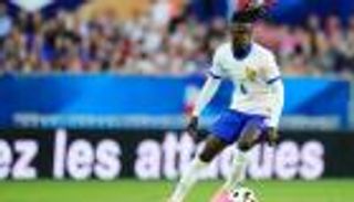 بسبب حذاء كامافينغا.. أزمة داخل منتخب فرنسا في يورو 2024