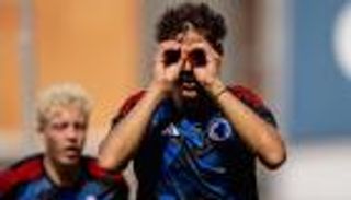 بين الجزائر والدنمارك.. هداف «شباب أوروبا» يحسم مستقبله الدولي