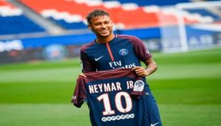 نيمار دا سيلفا لاعب باريس سان جيرمان السابق