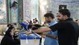 «رئاسيات إيران».. بزشكيان يتقدم والإعادة سيناريو متوقع