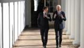 ماكرون أبلغ واشنطن بمغامرة الانتخابات.. وهذا رد فعل فريق بايدن