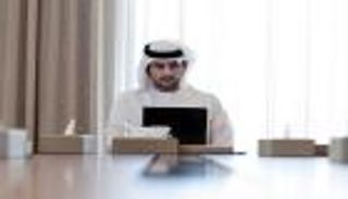 مكتوم بن محمد يعتمد برنامج «تنمية الاستثمار الأجنبي المباشر» في دبي
