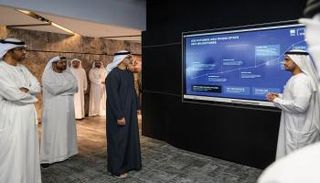 الشيخ خالد بن محمد بن زايد آل نهيان يزور مكاتب التداول التابعة لأدنوك