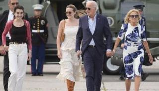 بايدن وزوجته وأسرته