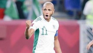 ياسين براهيمي قائد منتخب الجزائر