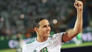 مهدي زفان لاعب منتخب الجزائر