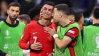 قبل موته المحتمل.. كريستيانو رونالدو يحقق حلم طفل سوري (صور)