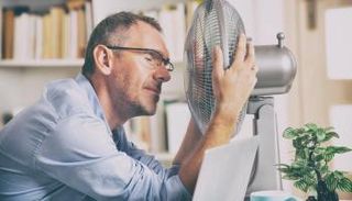 موجة «أيام الكلب» الحارة تضرب العالم