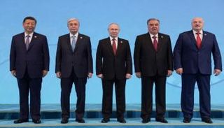 رؤساء الصين وكازاخستان وروسيا وطاجيكستان وبيلاروسيا في قمة شنغهاي للتعاون