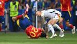 تحديد مدة غياب بيدري عن الملاعب.. وكروس يرد على الاتهامات