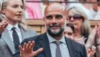 غوارديولا يتلقى عرضاً مفاجئاً للتدريب في التنس (فيديو)