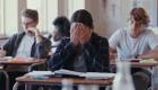 كيف تنجح في أي امتحان؟.. 10 نصائح ذهبية لتجاوز توتر قاعة الاختبار