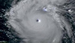 الإعصار بيرل