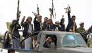 اعتقالات وتجسس على الهواتف.. نار التخوين تلتهم قيادات مليشيات الحوثي