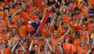 جماهير هولندا وإنجلترا.. عنف وإلقاء طاولات قبل موقعة يورو 2024