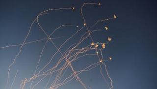 اعتراض صواريخ تم إطلاقها من لبنان على إسرائيل