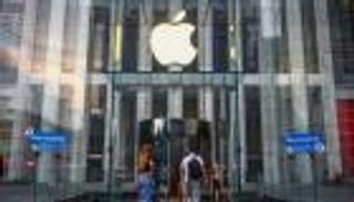 مستخدمو آيفون في خطر.. أبل تحذر من هجمات تجسس في 98 دولة