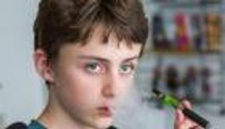 تحذير للآباء والأمهات.. حيل ذكية يستخدمها المراهقون لإخفاء السجائر الإلكترونية