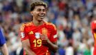 304.. «تلة الروث» سر احتفال لامين يامال الغامض