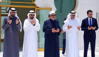 شيخ الأزهر يزور ضريح الشيخ زايد