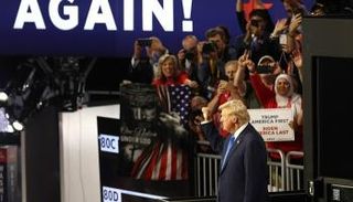 ترامب خلال مشاركته في مؤتمر الحزب الجمهوري في ميلووكي