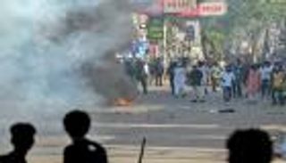 الغضب يتجدد في بنغلاديش.. والنيران تلتهم مقر التلفزيون