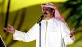 سفير الأغنية الخليجية.. رحلة عبدالله الرويشد من ملاعب كرة القدم إلى مسرح الغناء