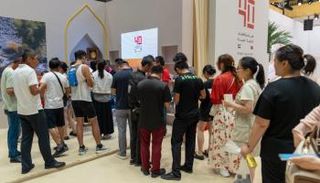 إقبال كبير على مهرجان الصداقة الإماراتي - الصيني