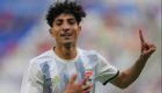 علي جاسم.. انتقل إلى إيطاليا واحتفل في باريس (فيديو)