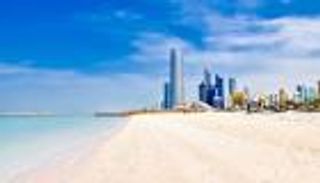اكتشف أجمل شواطئ أبوظبي وتنوع الأنشطة الترفيهية بها