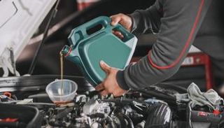 زيت محرك السيارات