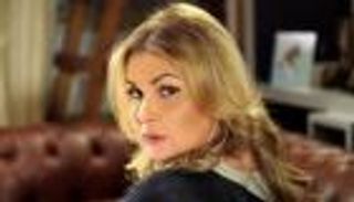 يسرا ترد على شائعة عمرها 27 عاما بشأن زواجها من خالد صالح سليم